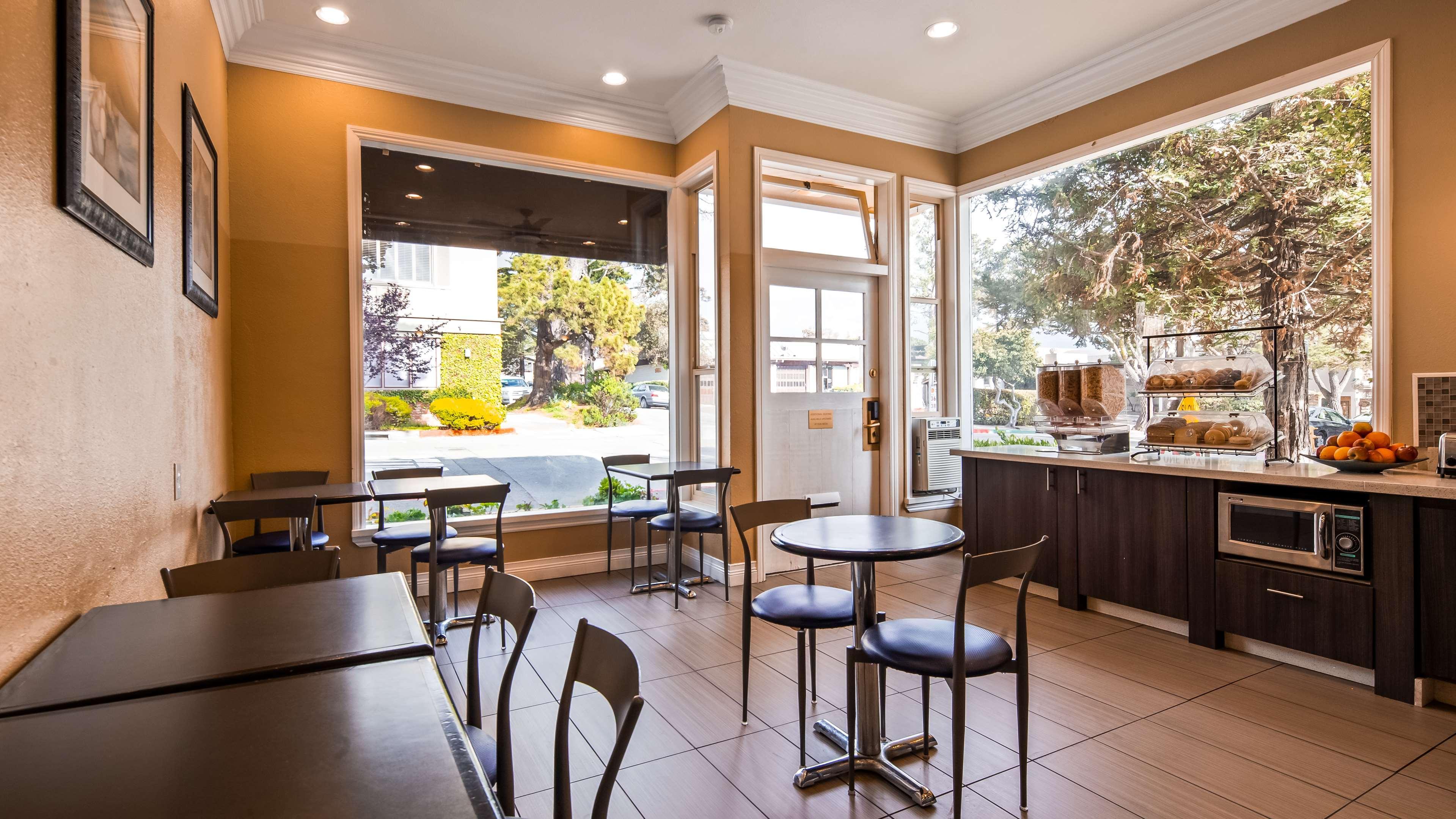 Best Western Carmel'S Town House Lodge Zewnętrze zdjęcie