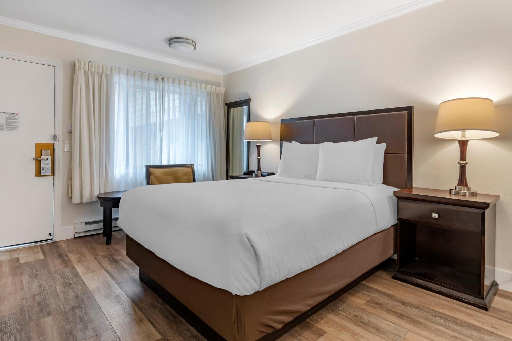 Best Western Carmel'S Town House Lodge Zewnętrze zdjęcie