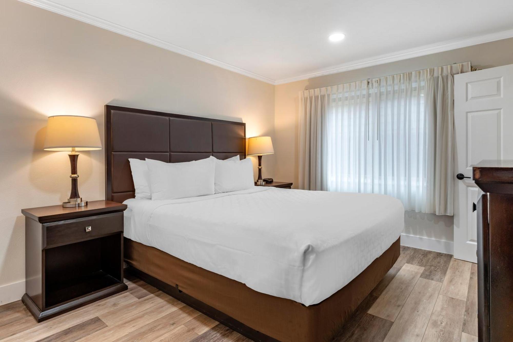 Best Western Carmel'S Town House Lodge Zewnętrze zdjęcie