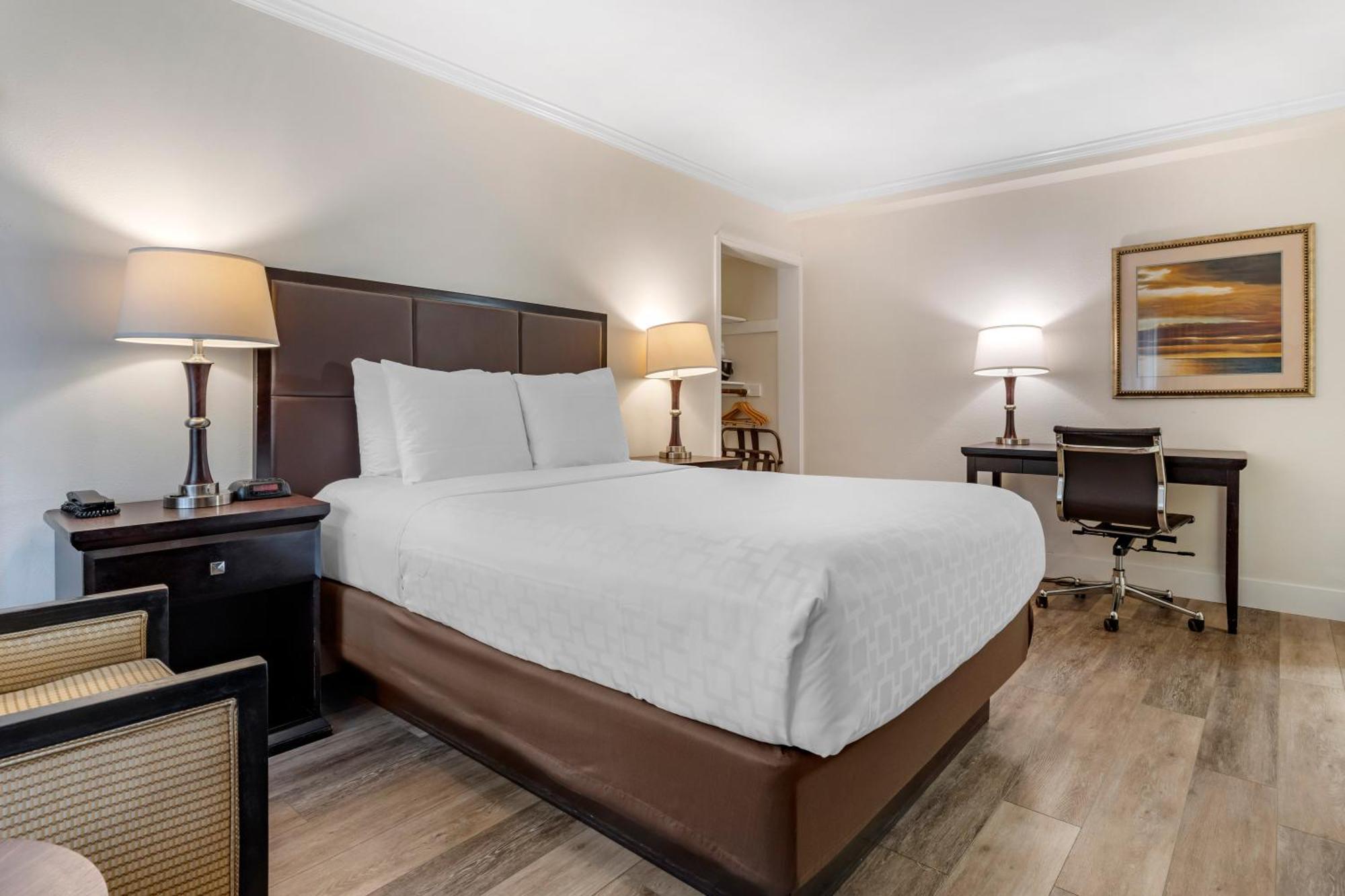 Best Western Carmel'S Town House Lodge Zewnętrze zdjęcie