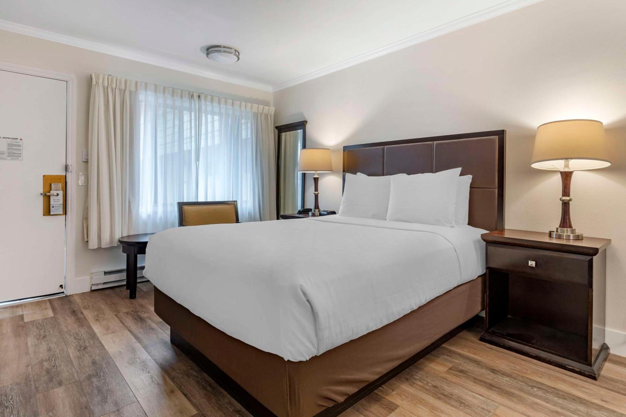 Best Western Carmel'S Town House Lodge Zewnętrze zdjęcie