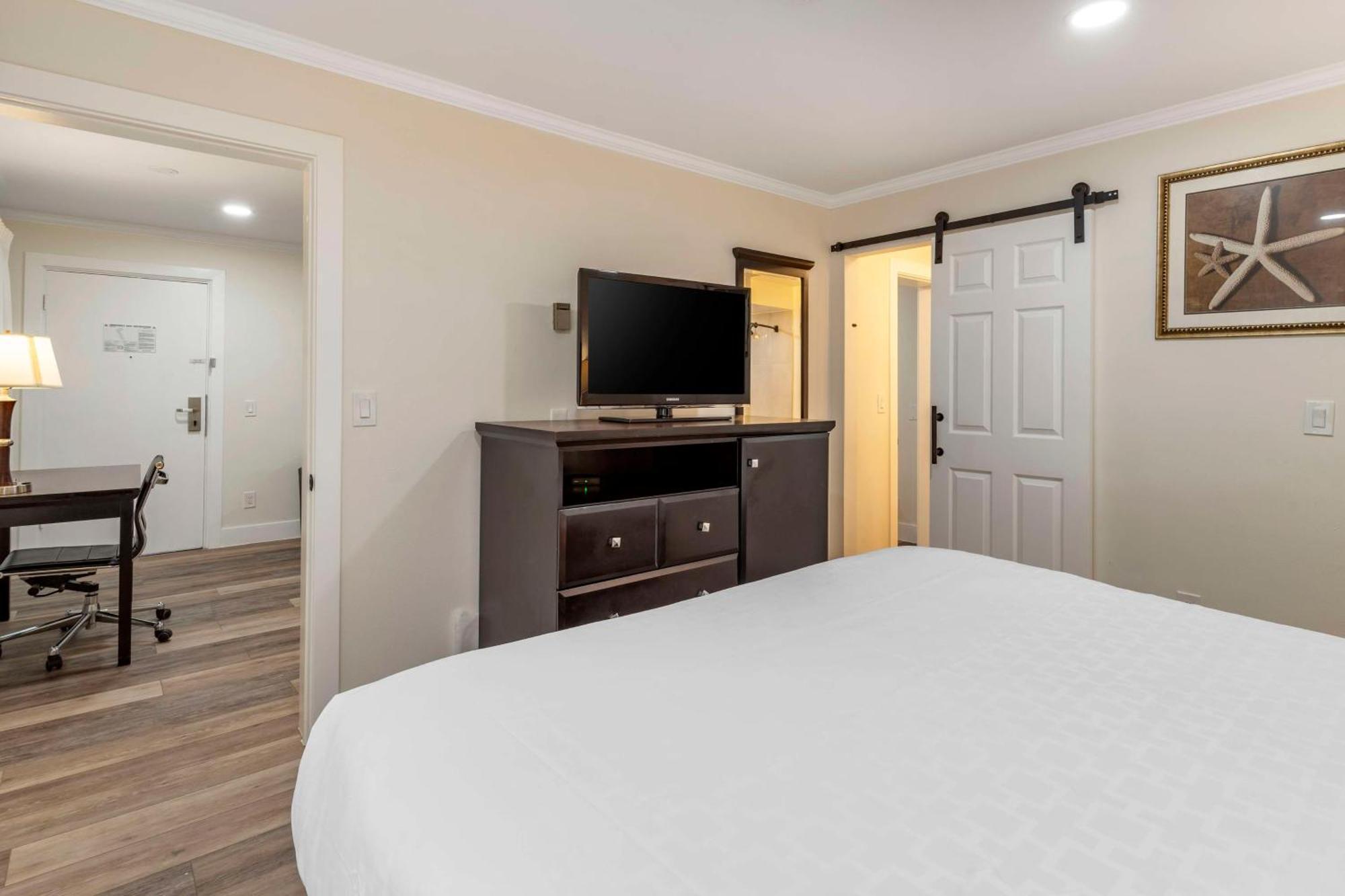 Best Western Carmel'S Town House Lodge Zewnętrze zdjęcie